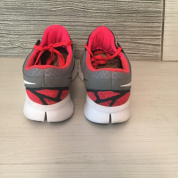 Sold** Women’s Nike free run 2 - Picture 4 of 6
